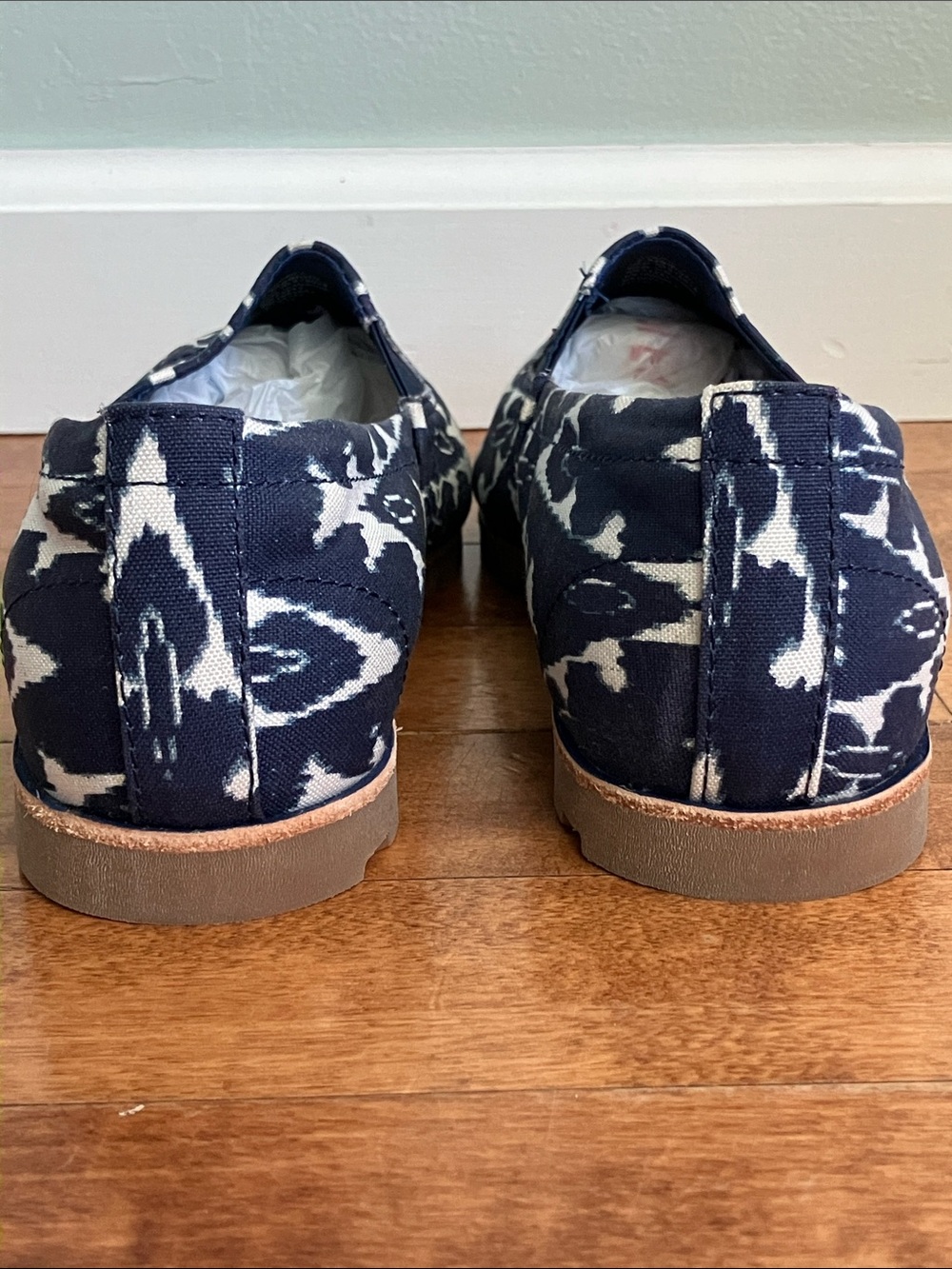 Navy White Ikat Print Canvas Slip On L.L.Bean Womens 7 M Shoes - Picture 10 of 14